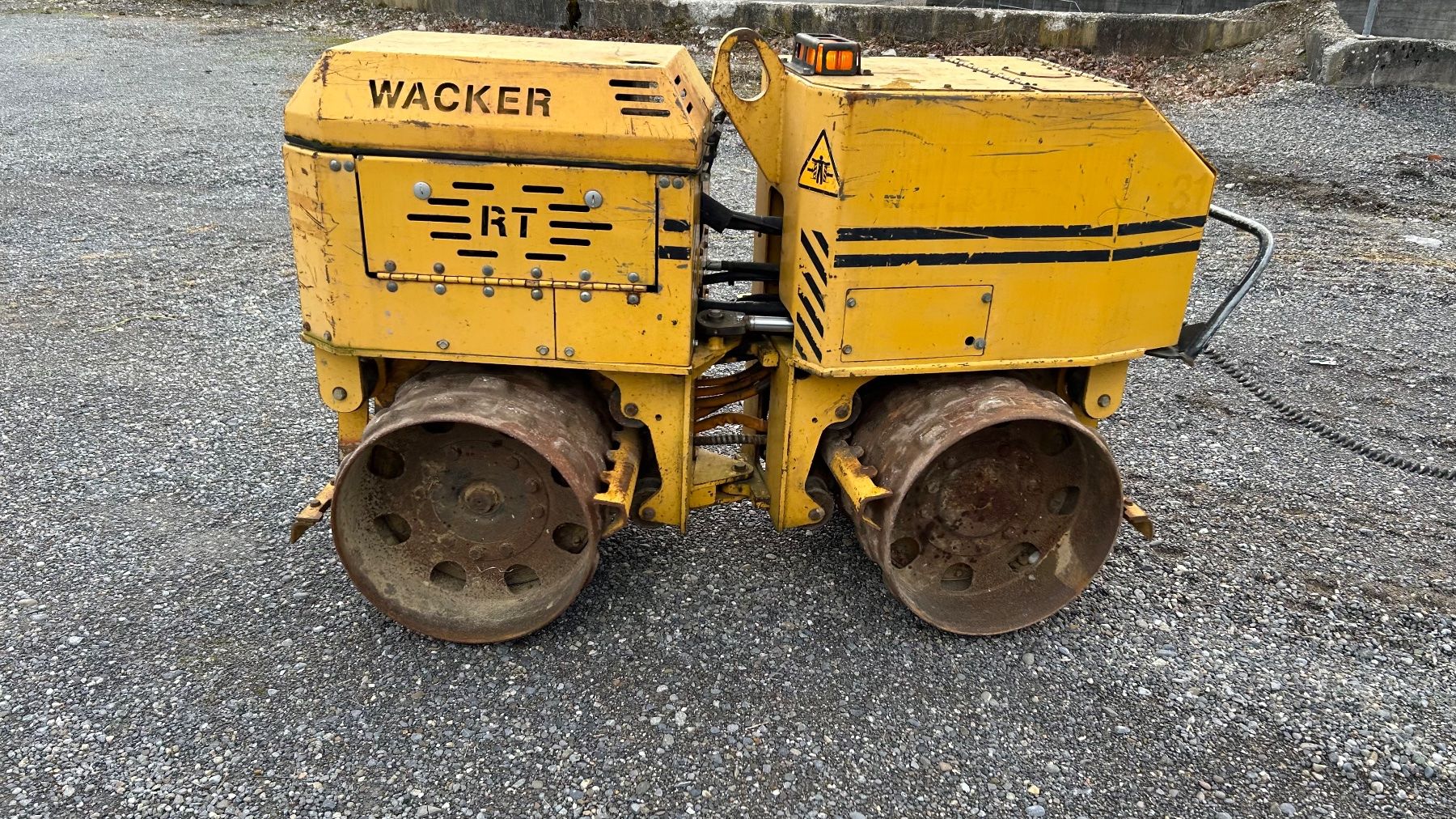 Wacker Neuson Tutte le macchine: Grabenwalze Wacker RT 820 mit Fernbedienung – Usato da Menziken venduto da Tairi10 2