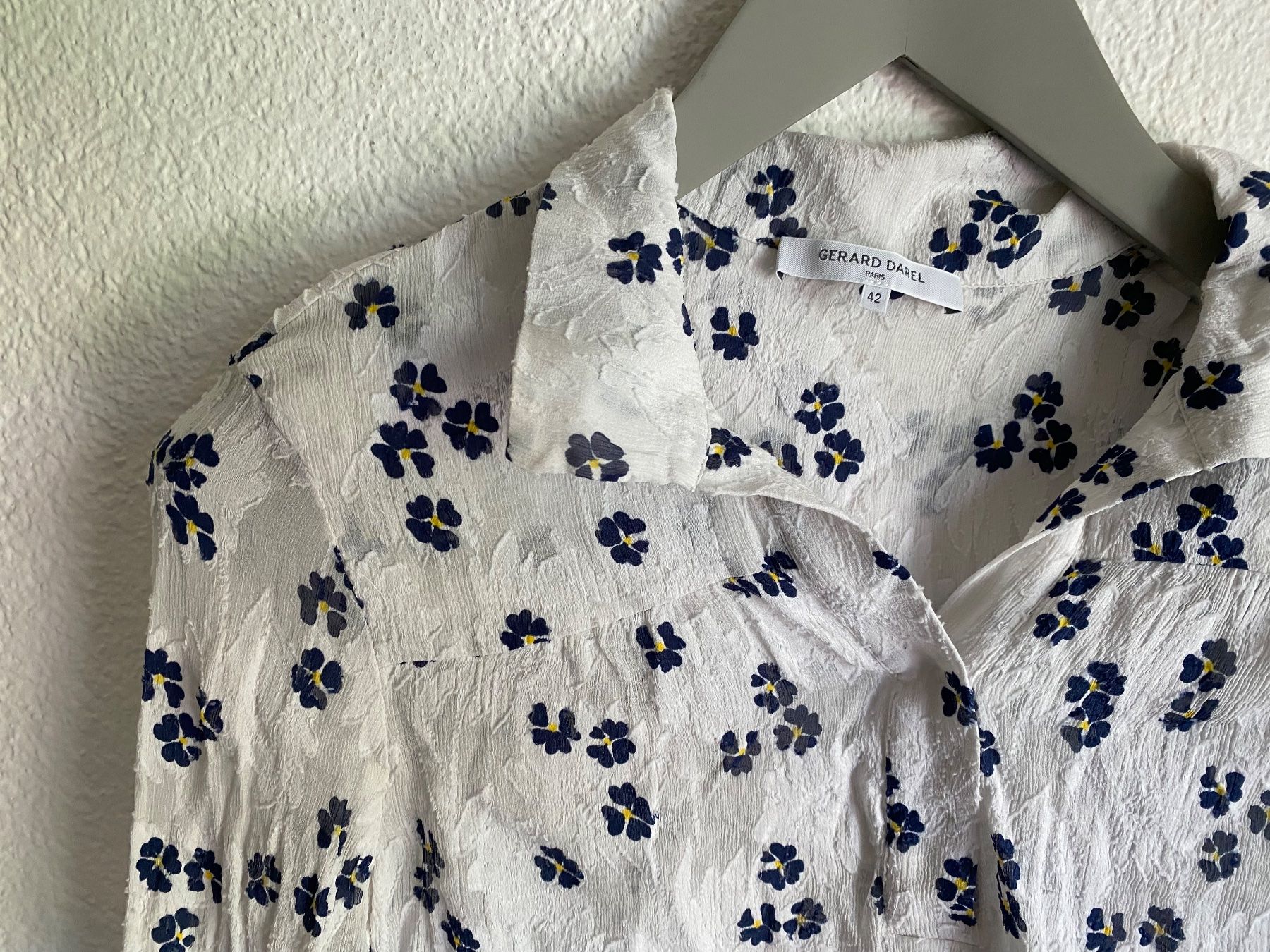 Gérard Darel Camicette: halbtransparente Seidenbluse, Gerard Darel Gr. 42 (fr) – Usato da Spiegel b. Bern venduto da corn2009 1