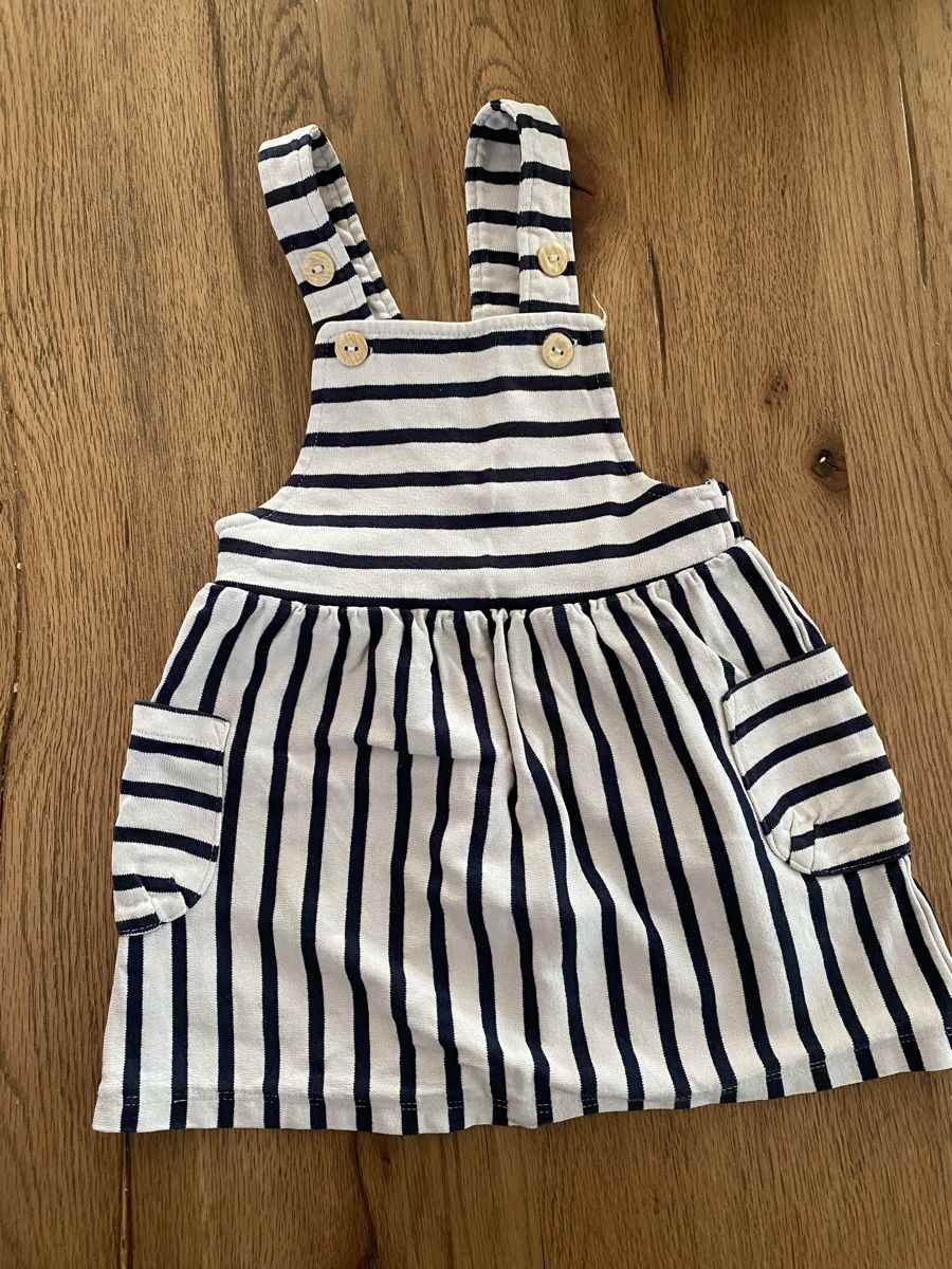 H&M Robes et jupes: Süsses Kleid Gr. 92 – D'occasion à Hohentannen par Hawaii29