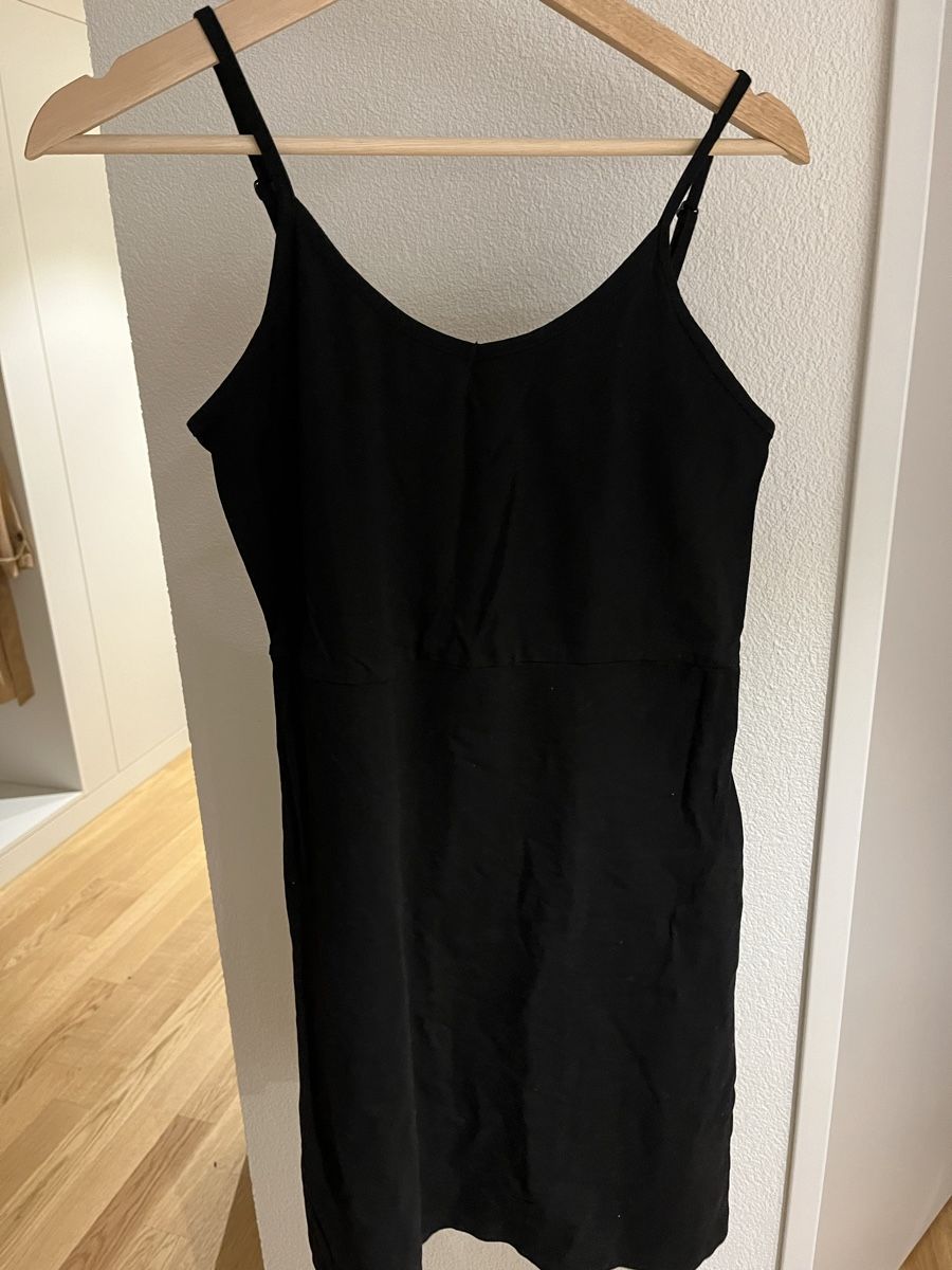 Kleider: Kurzes schwarzes Kleid – Neu (gemäss Beschreibung) aus Spiez von Michaela333