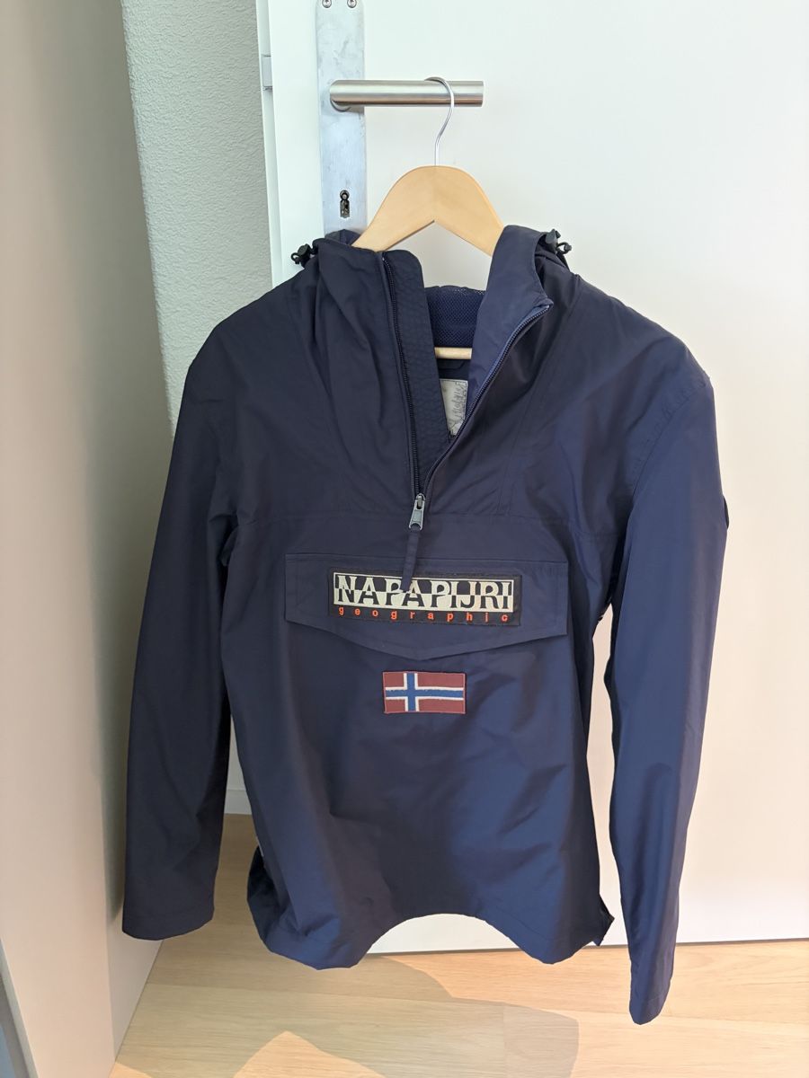Napapijri Giacche: Napapijri Rainforest Jacke Gr. S – Nuovo (secondo la descrizione) da Zollikofen venduto da tgdmace2