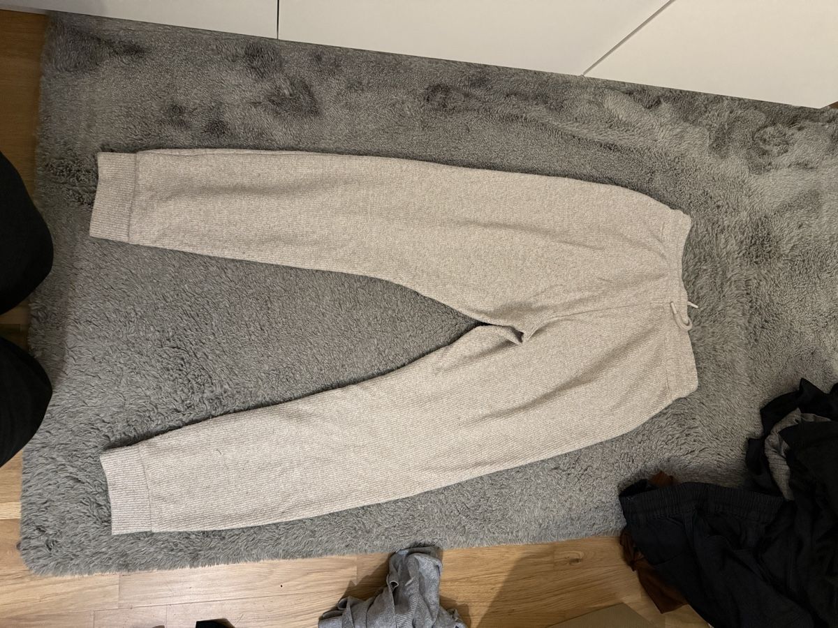 Completi & Tailleur: Trendiger Loungewear Anzug in Beige – Nuovo (secondo la descrizione) da Opfikon venduto da Desi.s 2