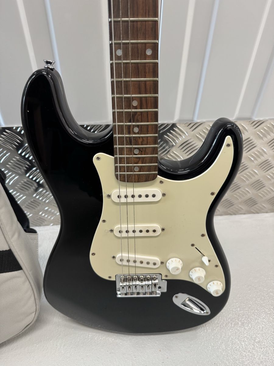 Strumenti musicali: Guitare Tenson strat – Usato da Corbeyrier venduto da ant_2r6l