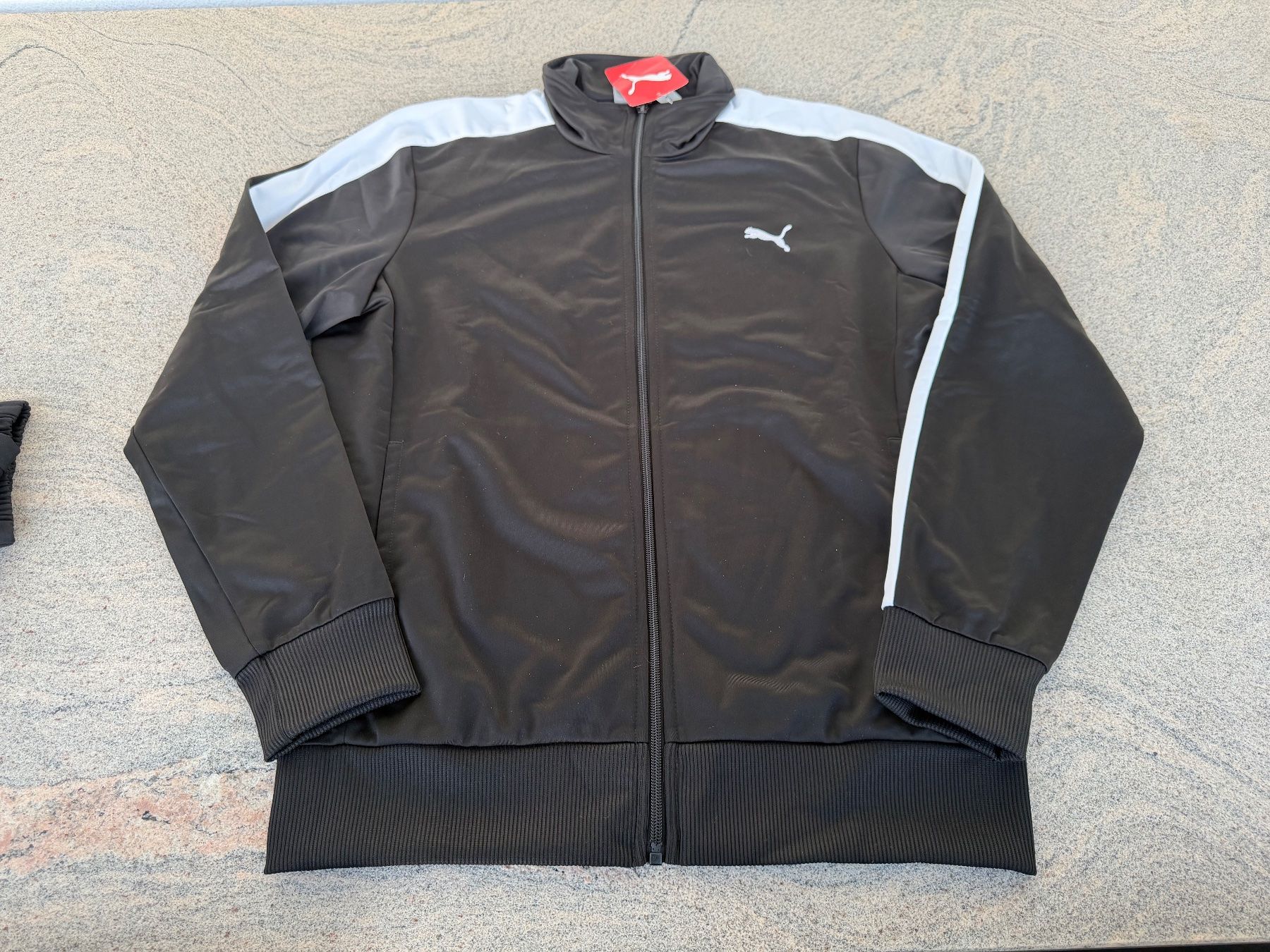 Puma Completi: PUMA Trainingsanzug Grösse S - Regular Fit - NEU! – Usato da Geroldswil venduto da Jeremy11 2