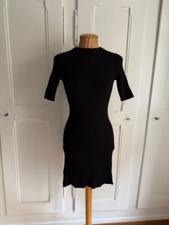 BERSHKA - Feinstrick Kleid schwarz gerippt S