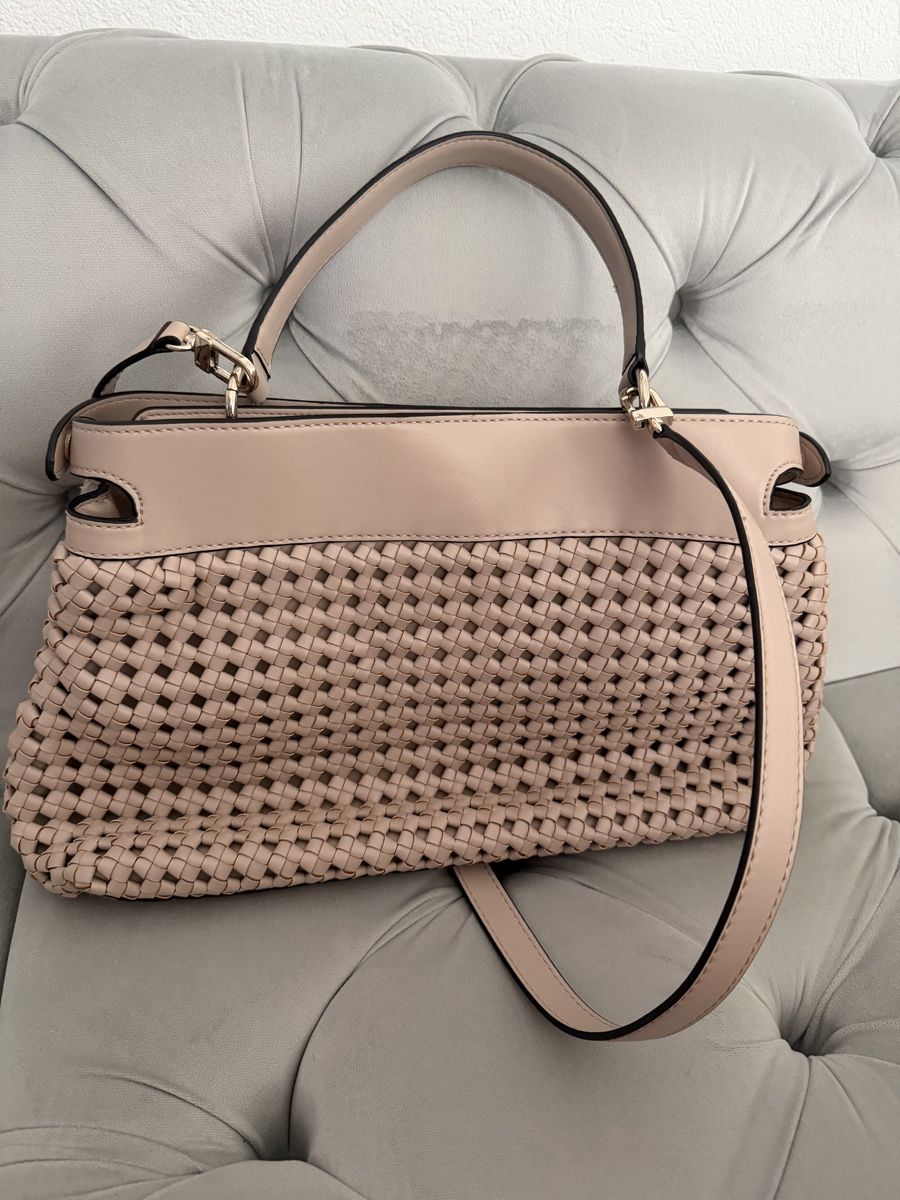 Guess Sacs femmes: Guess Tasche – D'occasion à Zürich par bentley_ 1