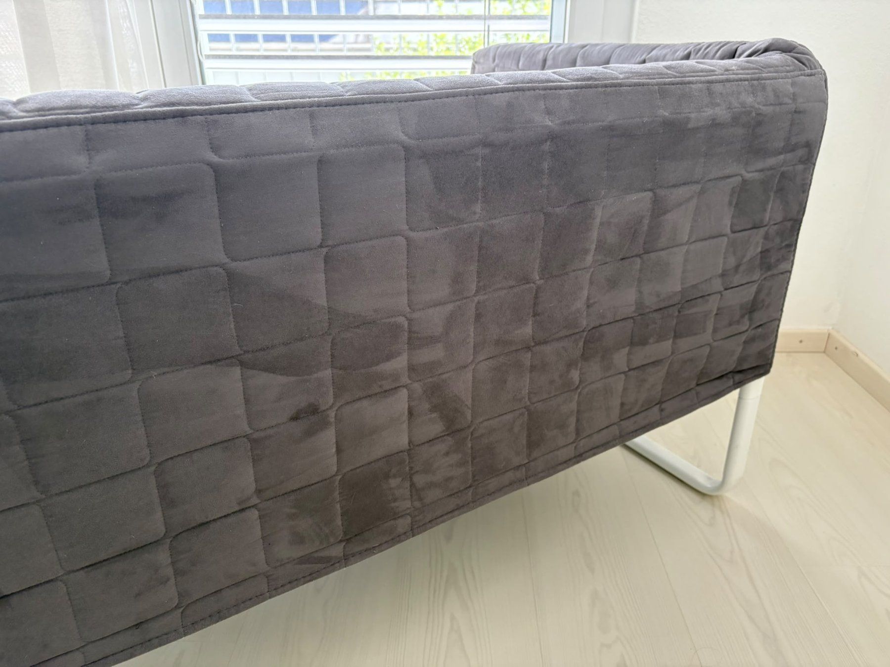 Ikea Divani: Kompaktes IKEA Knopparp Sofa Grau – Usato da Bättwil venduto da swissyankees 1