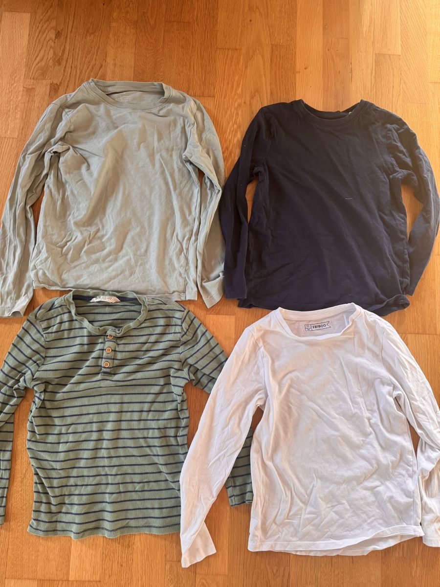 Maglioni & Felpe: Jungen Langarmshirts 134/140 – Usato da Wädenswil venduto da dorodi