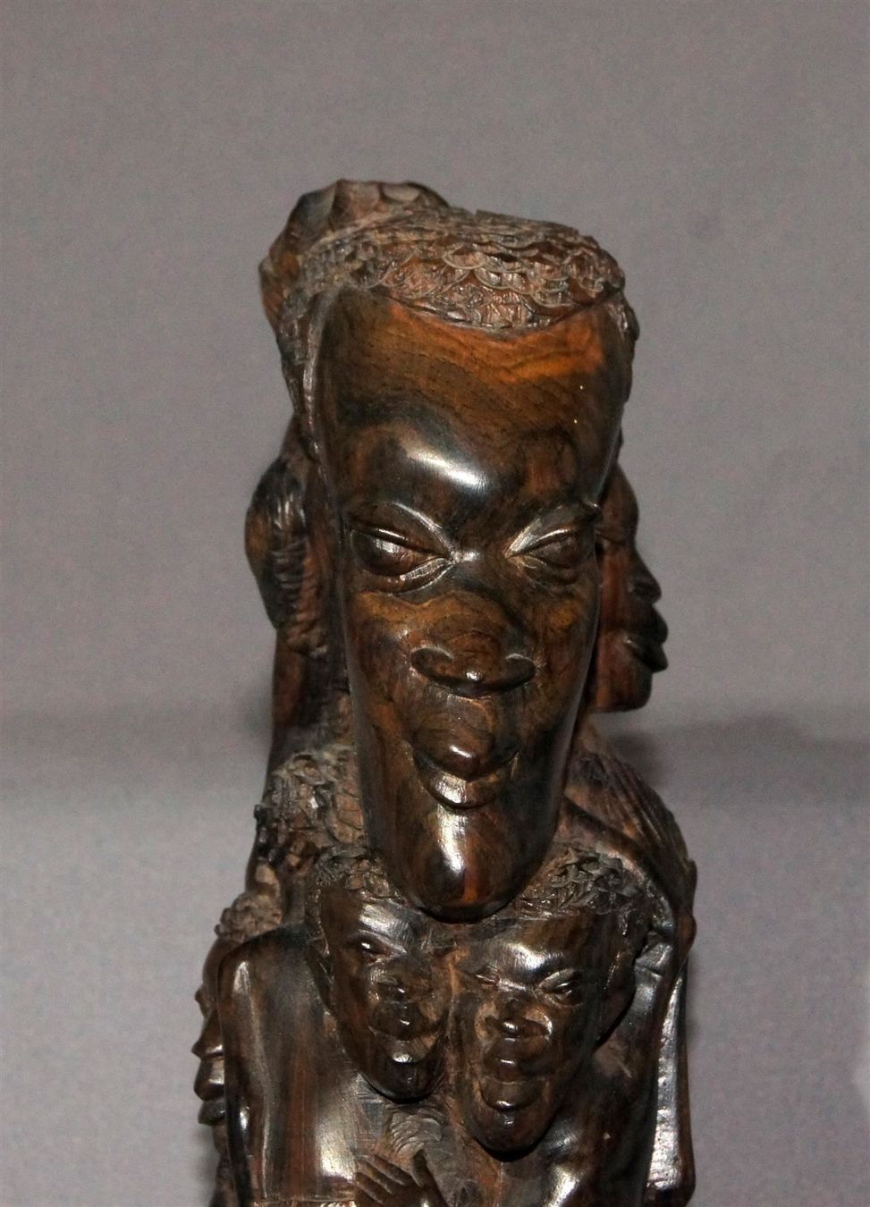 Skulpturen & Statuen: Fantastische Ebenholzschnitzerei – Gebraucht aus Geroldswil von ARTEFACTO 1