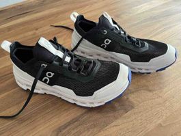 ON Running Cloudventure Grösse 42 schwarz wie neu