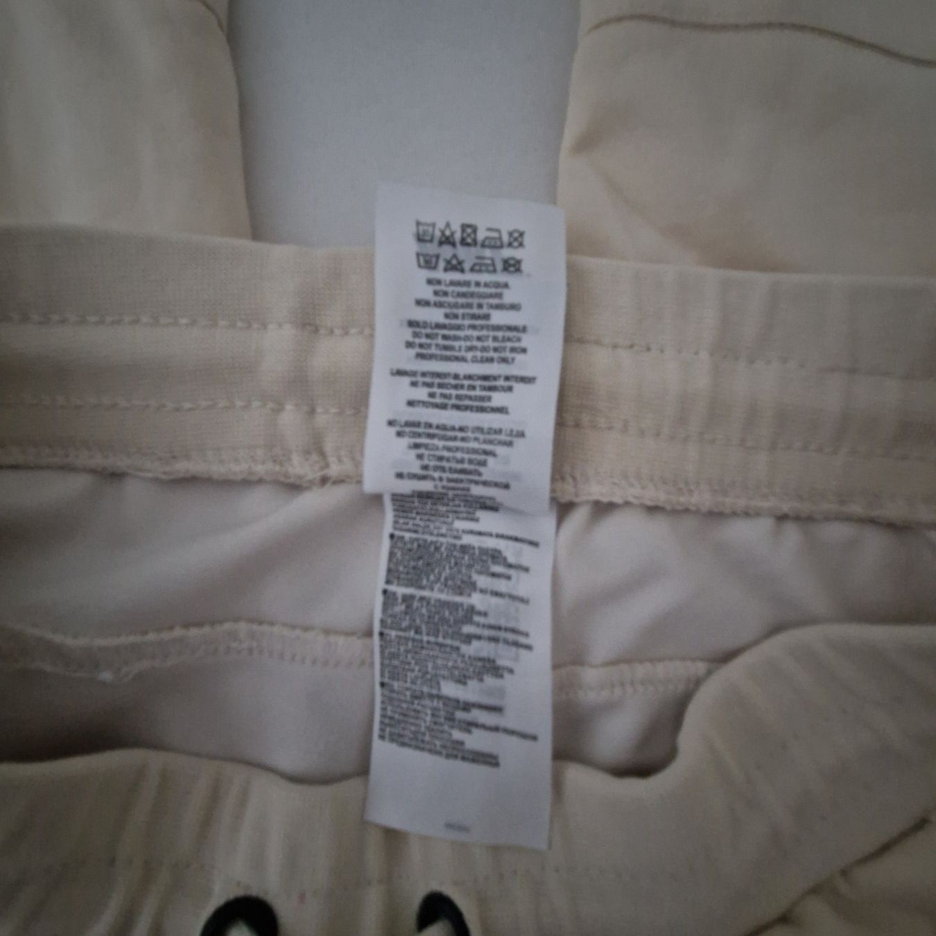Nike Hosen: Pantalon beige  Nike taille S – Gebraucht aus Genève von elv_2hpt 4