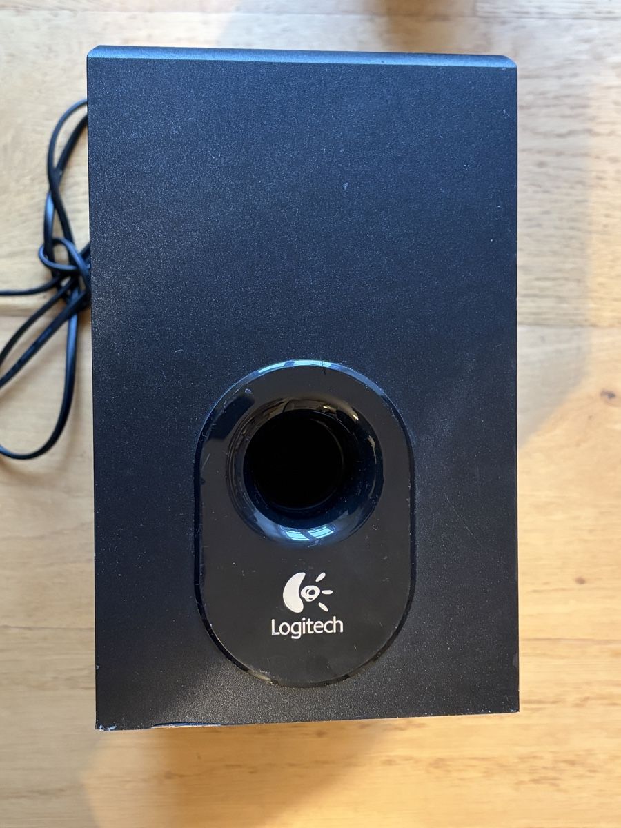 Logitech Casse acustiche: Logitech X-230 Lautsprecher-System mit Subwoofer schwarz – Usato da Thun venduto da Kiebitz59 3