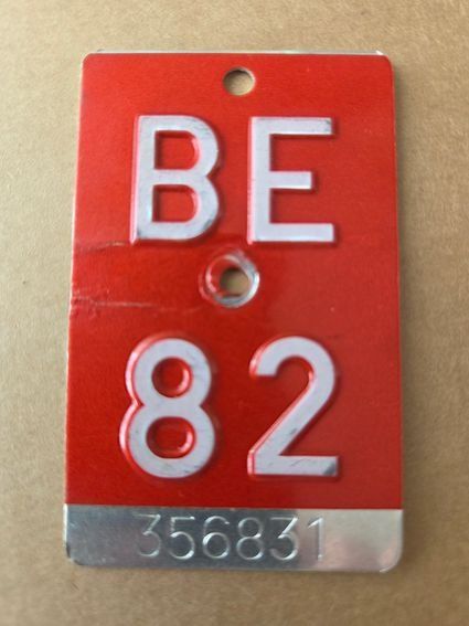 Sachs Schilder: Velonummer BE 82 plaque velo – Gebraucht aus Schenkon von Uhu007