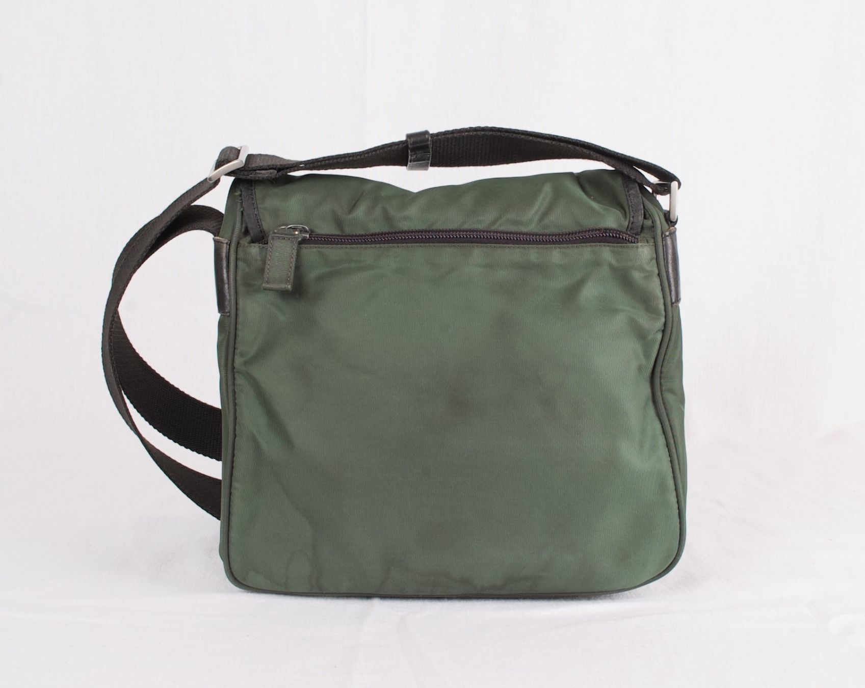 Prada Borse: AUTH PRADA GREEN NYLON SHOULDER CROSSBODY BAG. – Usato da Lausanne venduto da Lamedusac 3