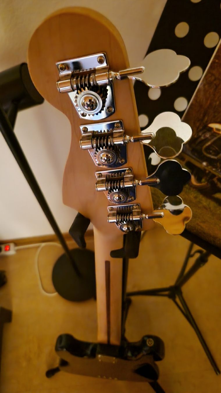 Fender Strumenti musicali: Fender Jazz Bass – Usato da Niedermuhlern venduto da Mahkah.65 5