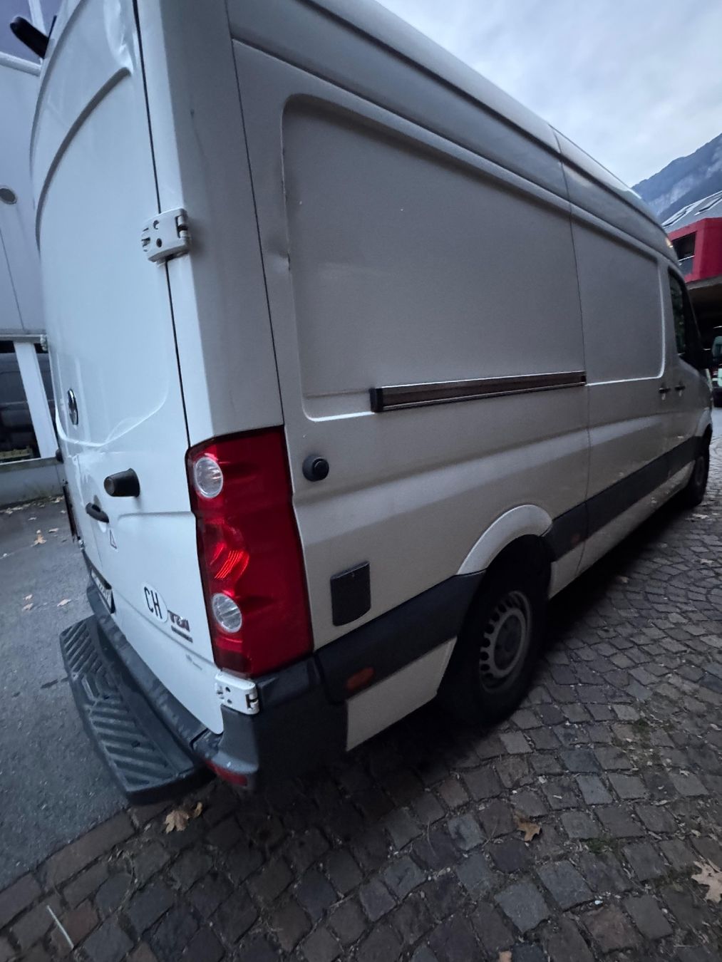 VW Camping Fahrzeuge: Vw Crafter Camper – Gebraucht aus Felsberg von HWSDesign 1