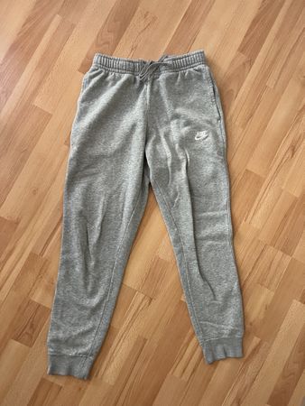 Graue Nike Jogginghose