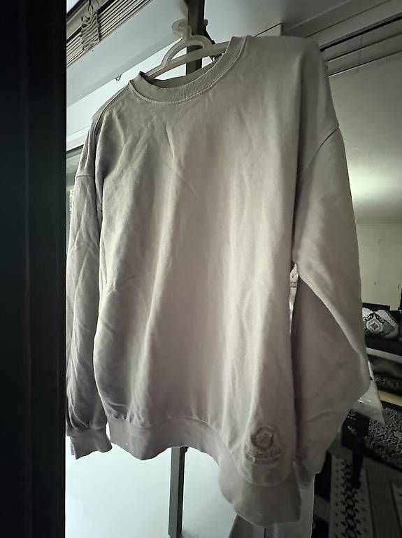 Pullover & Sweatshirts: Pullover – Gebraucht aus Zürich von muz_2sy7 2