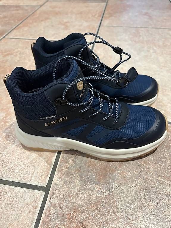 46 Nord Scarpe per ragazzi: Neue Wanderschuhe Grösse 35 – Nuovo e nell'imballaggio originale da Freienwil venduto da leonie84 1