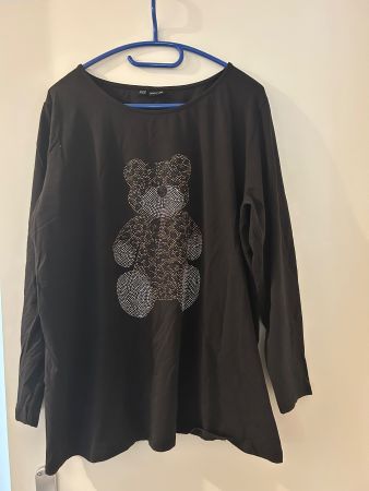 Schwarzes langarm Shirt mit Bärendesign, Grösse 48/50