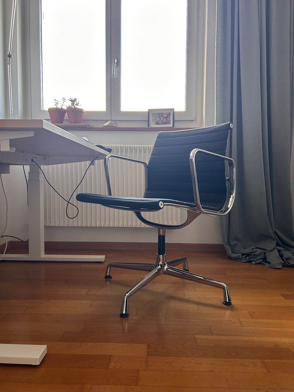 Vitra Sedie: Eames EA 108 Bürostuhl in Schwarz Vitra – Usato da Zürich venduto da ben_lig 2
