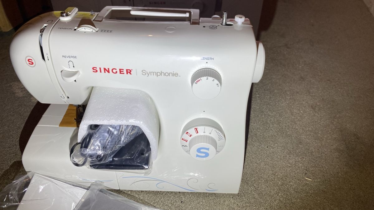 Singer Nähmaschinen: Singer Nähmaschine – Neu (gemäss Beschreibung) aus Arbon von hubifriz 1