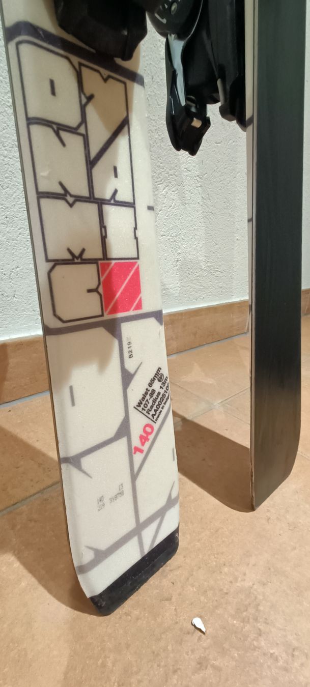 Skis: Mädchen Ski 140cm – D'occasion à Bilten par Piiide 1