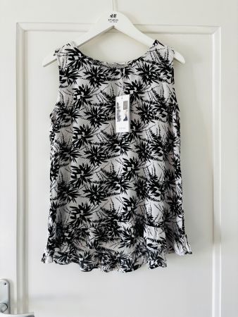 Women’s top - Fransa - size M - *NEW*