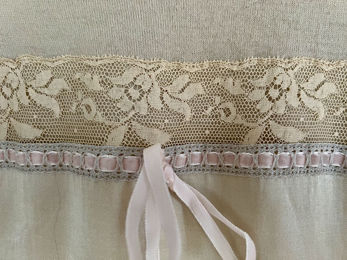 Moschino Vestiti: MOSCHINO Victorian Silk Dress – Usato da Genève venduto da eppla 4