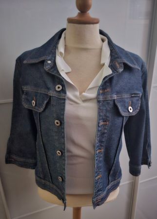 D&G süsse, kurze Jeansjacke mit dreiviertel Arm