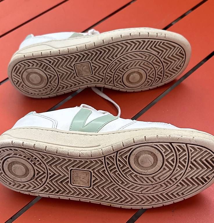 Veja Damenschuhe: Sneaker Veja T40 – Gebraucht aus Grandvaux von car_g25b 4