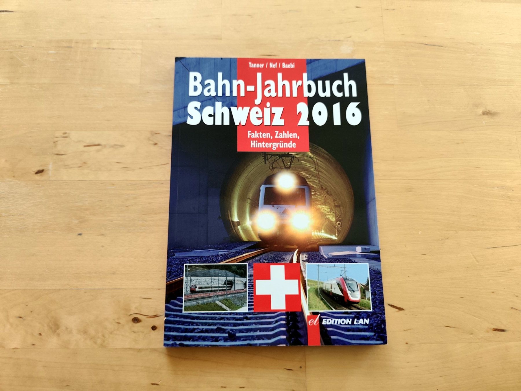 Livres: Bahn Jahrbuch Schweiz 2016 – D'occasion à Birrwil par dirtyoldtown