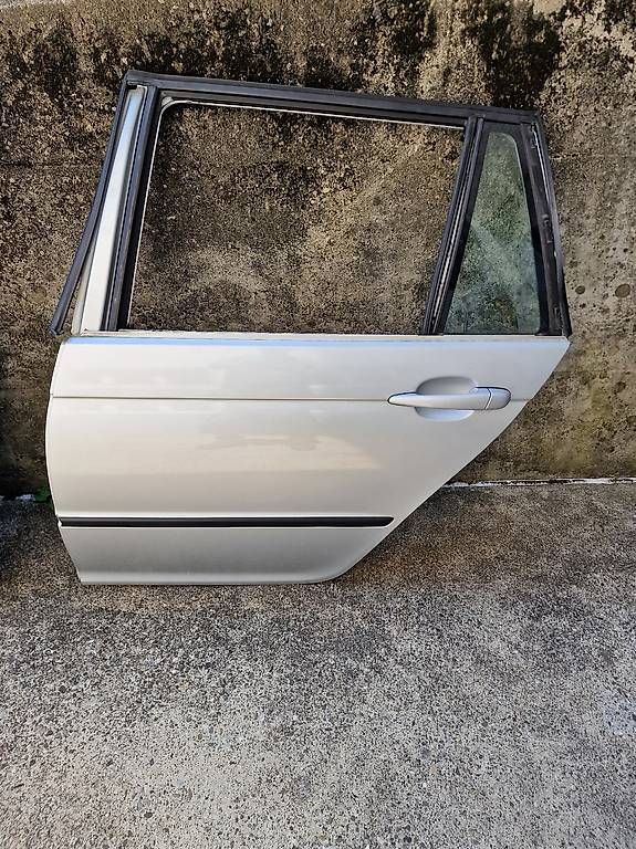 Tutti pezzi di ricambio auto: Bmw e46 Türen  – Usato da Niedergösgen venduto da Zecinha 4