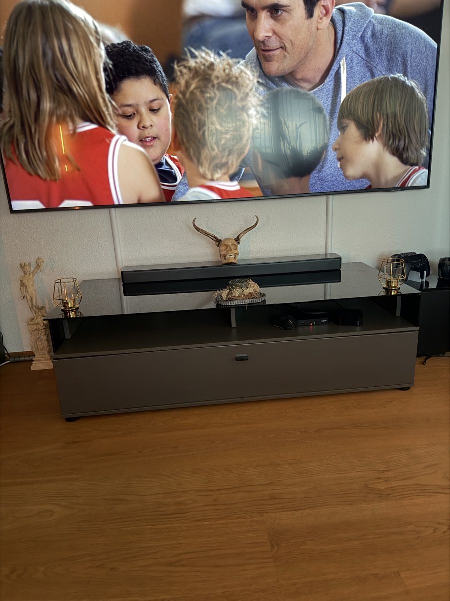 Mobili TV: Wohnwand Tv-Möbel Vitrinen – Usato da Etziken venduto da Amsler13 1