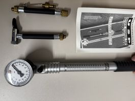 USP Universal Suspension Pump. Dämpferpumpe mit Druckanzeige