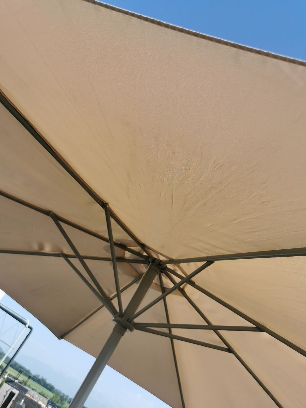 Parasols: Grosser Sonnenschirm für Garten oder Balkon – D'occasion à Wetzikon ZH par Tothart 9