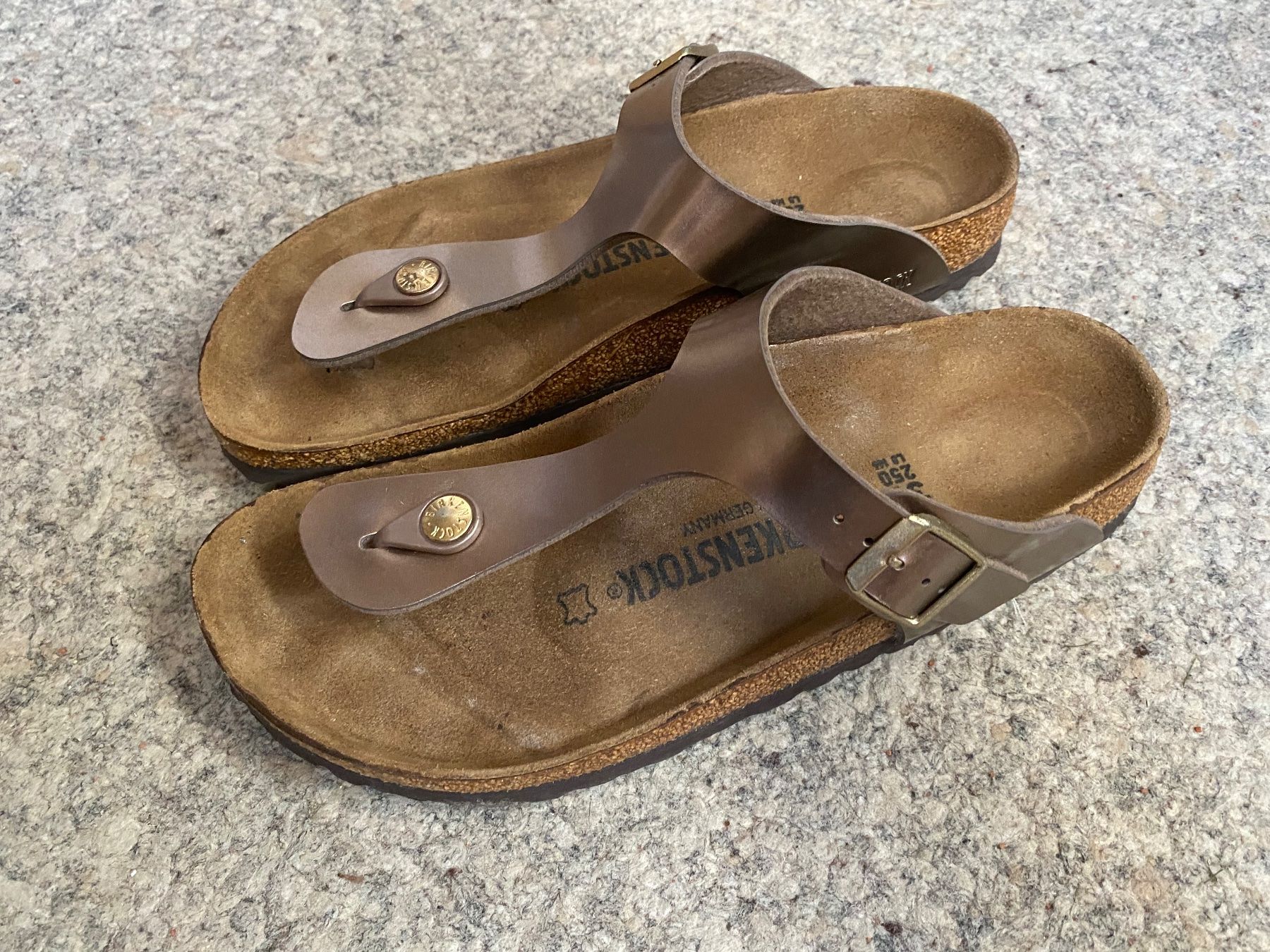 Birkenstock Scarpe da donna: Birkenstock Gizeh Gr. 39 – Usato da Wattwil venduto da edel88