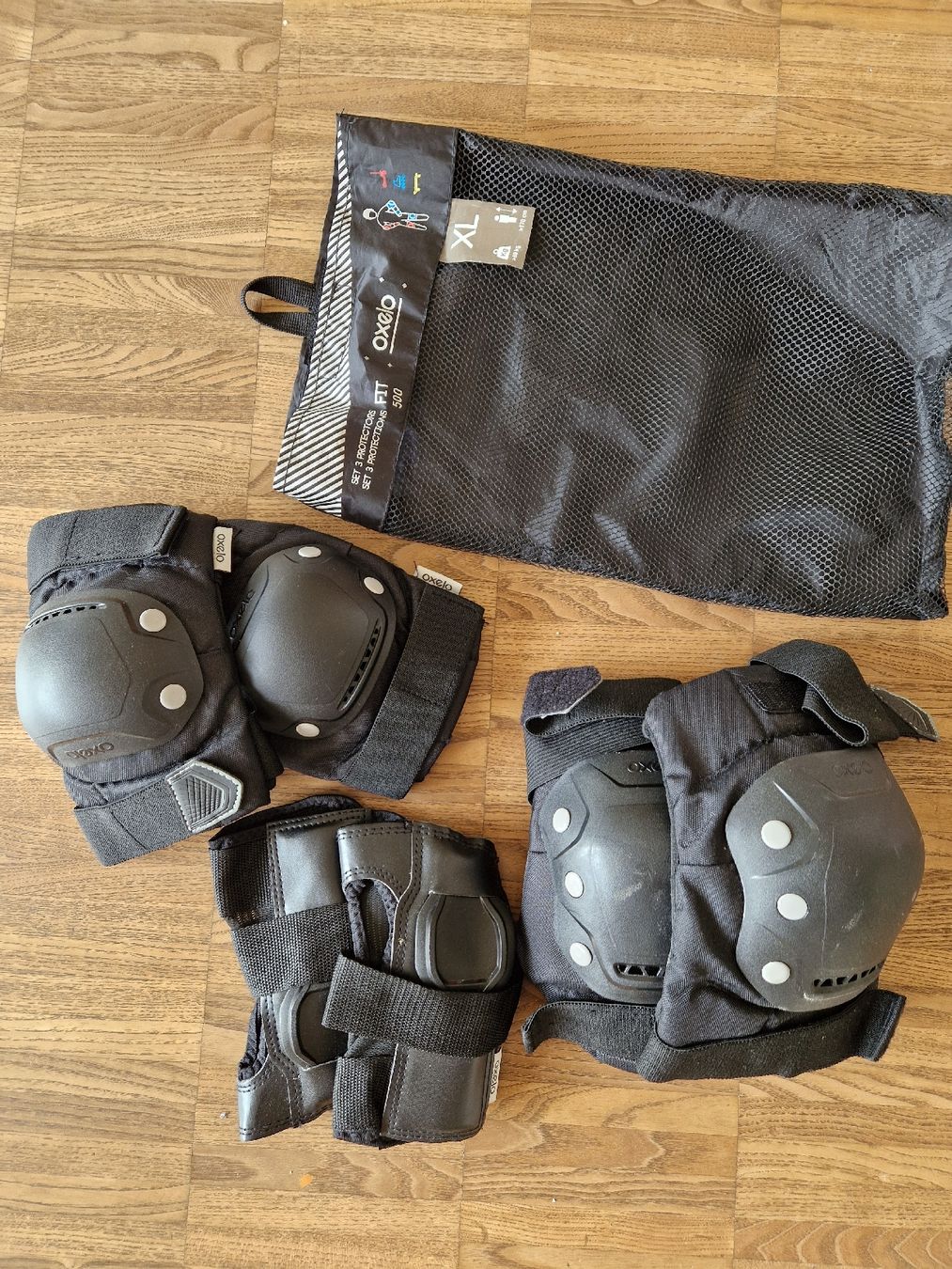 Oxelo Protezioni & Imbottiture: Oxelo Schoner Set 3teilig – Usato da Biel/Bienne venduto da Hiron 1