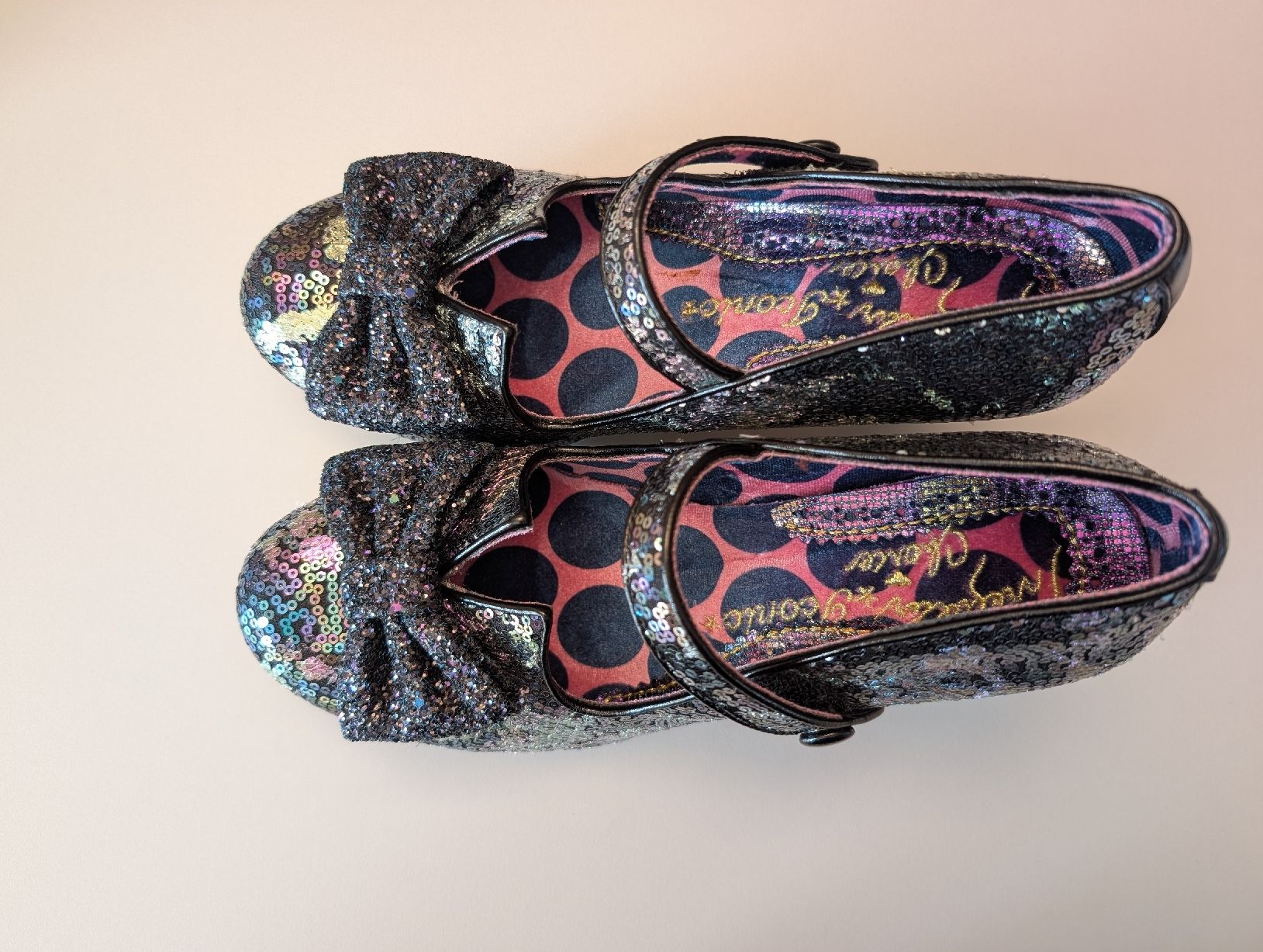 Damenschuhe: Irregular Choice Piccolo Wide Fit Pump Grösse 42 – Neu und originalverpackt aus Stäfa von IsaBach 1
