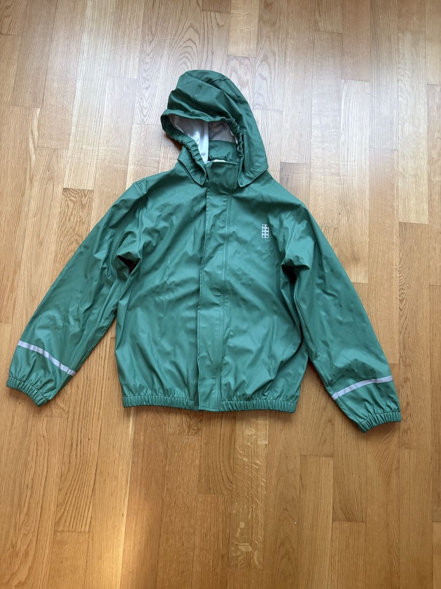 Lego Jacken: Regenjacke Gr. 140  – Gebraucht aus Winterthur von Baby117