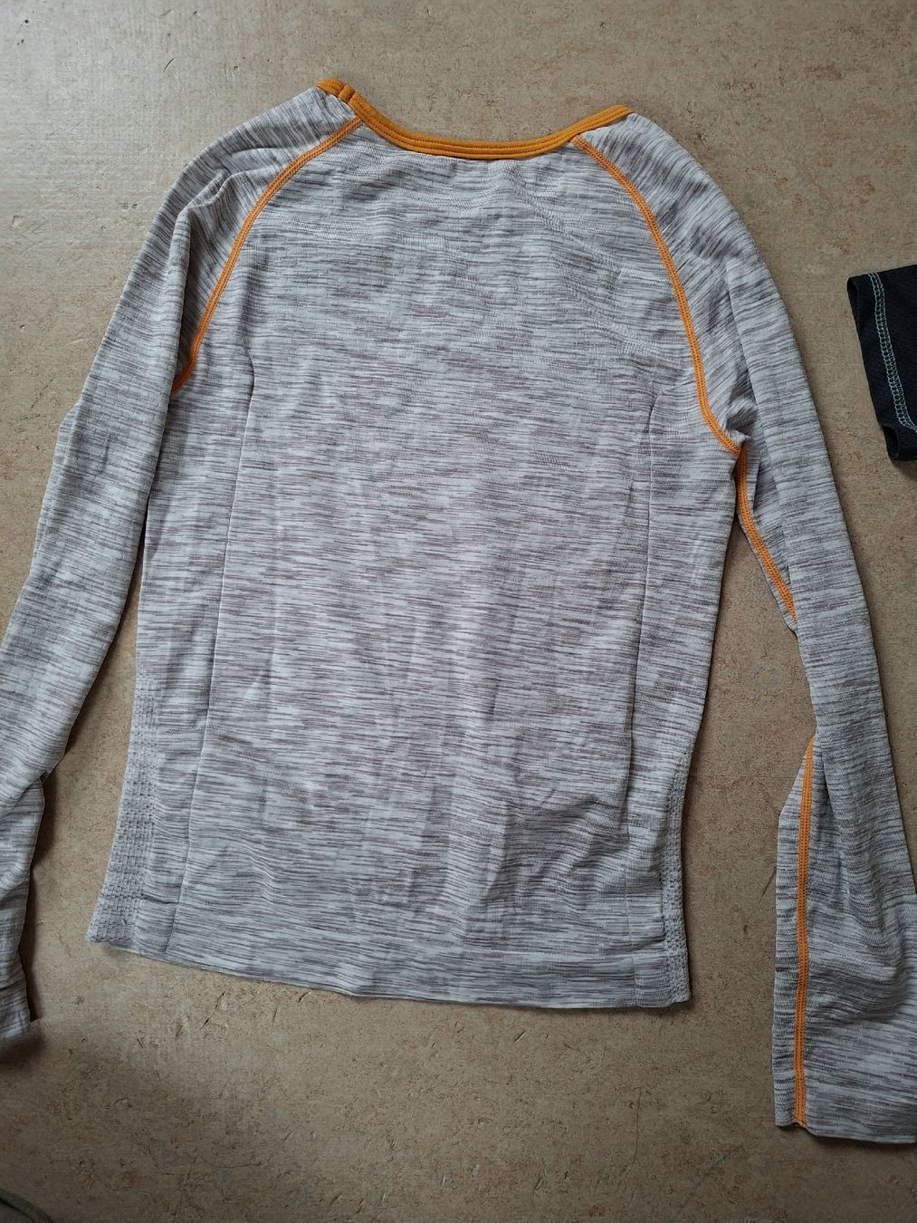 Lotti & Set di vestiti: Sportshirts, 2er Set, Grösse 158/164 – Usato da Klingnau venduto da vollmond36 5