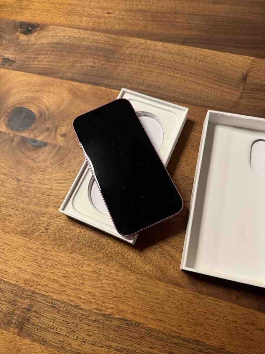 Apple Handys / Smartphones: iPhone 16, pink, 128GB – Gebraucht aus Zürich von egg_NLL33 2