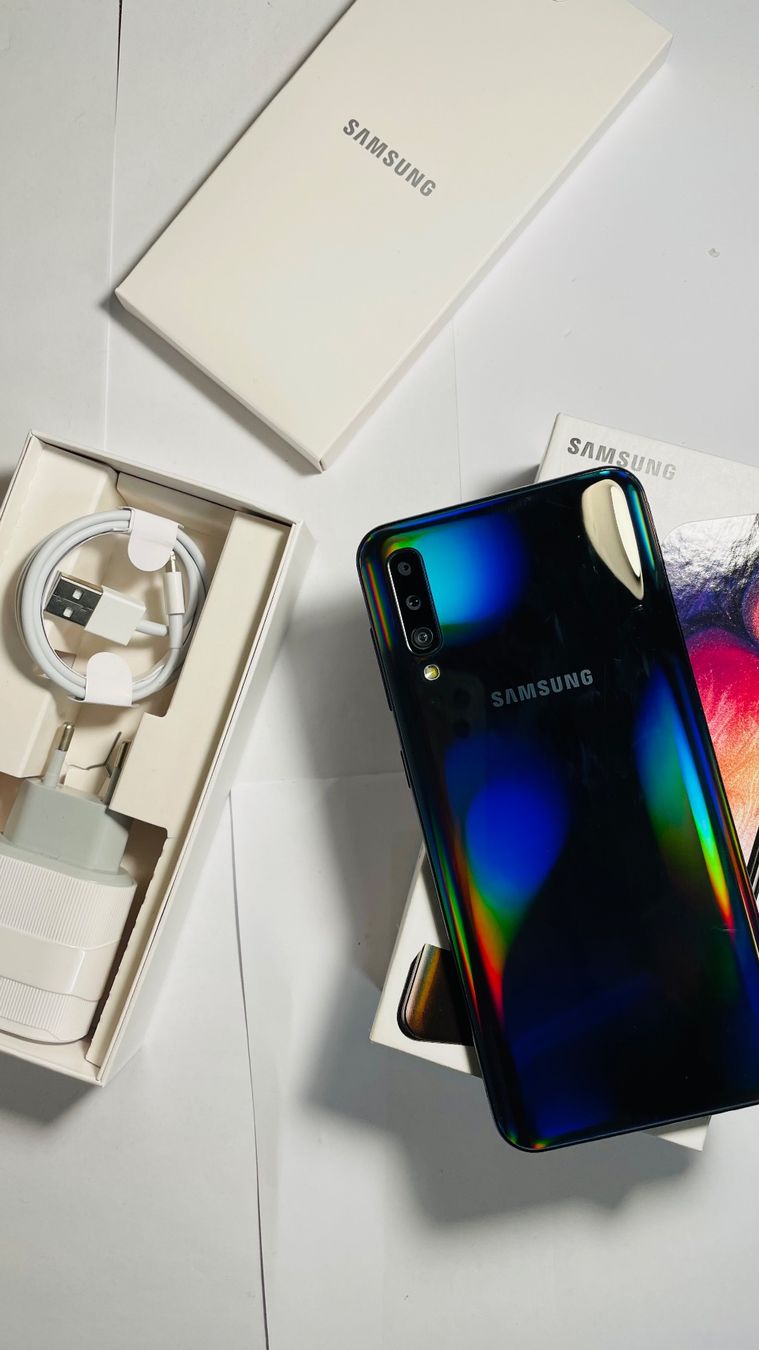 Samsung Telefoni cellulari / Smartphones: Samsung A50 / 128GB – Usato da Luzern venduto da Waince786 4