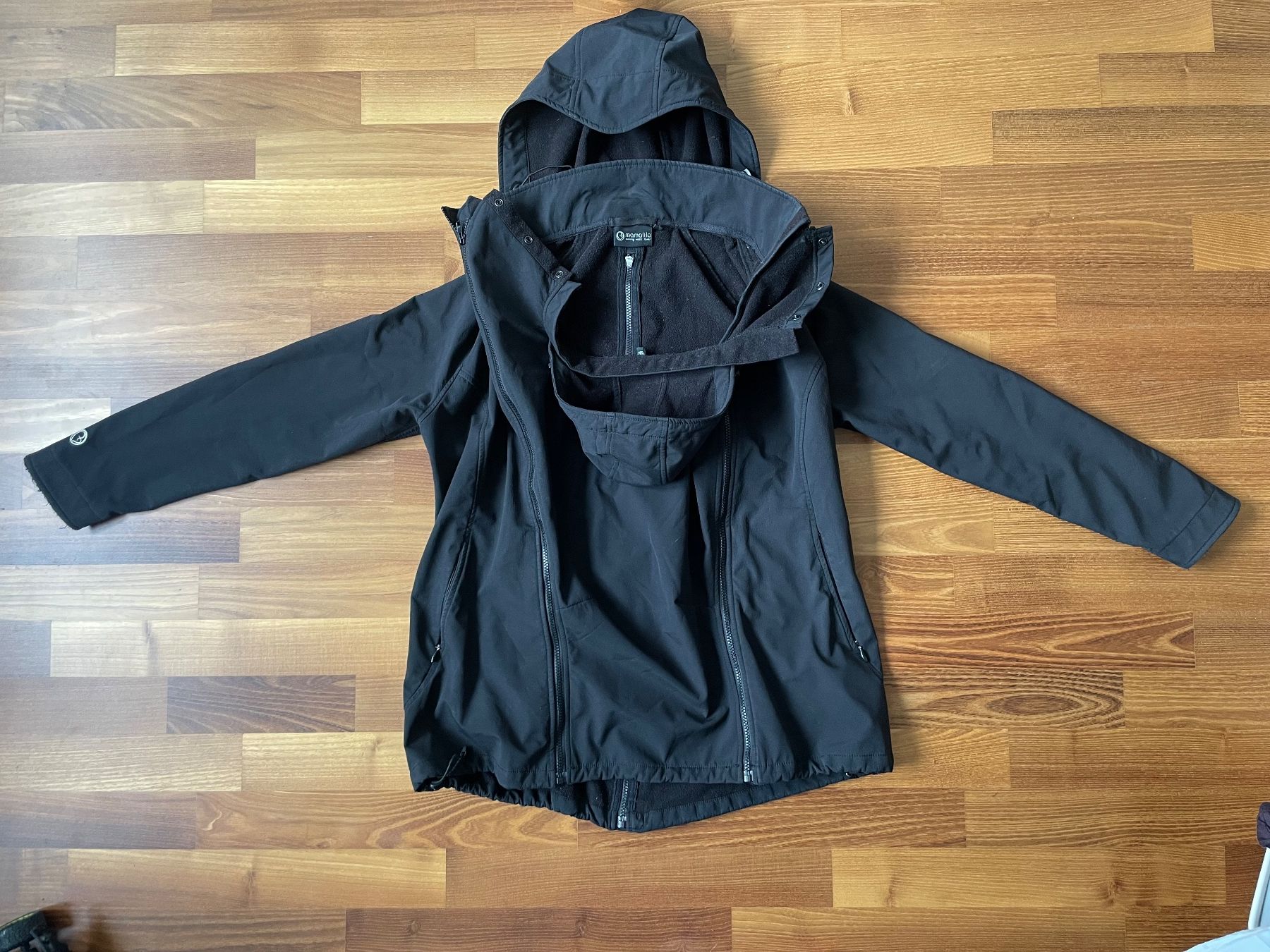 Mamalila Giacche: Tragejacke Mamalila Softshell schwarz Grösse S – Usato da Buchs SG venduto da VintageHomeCH