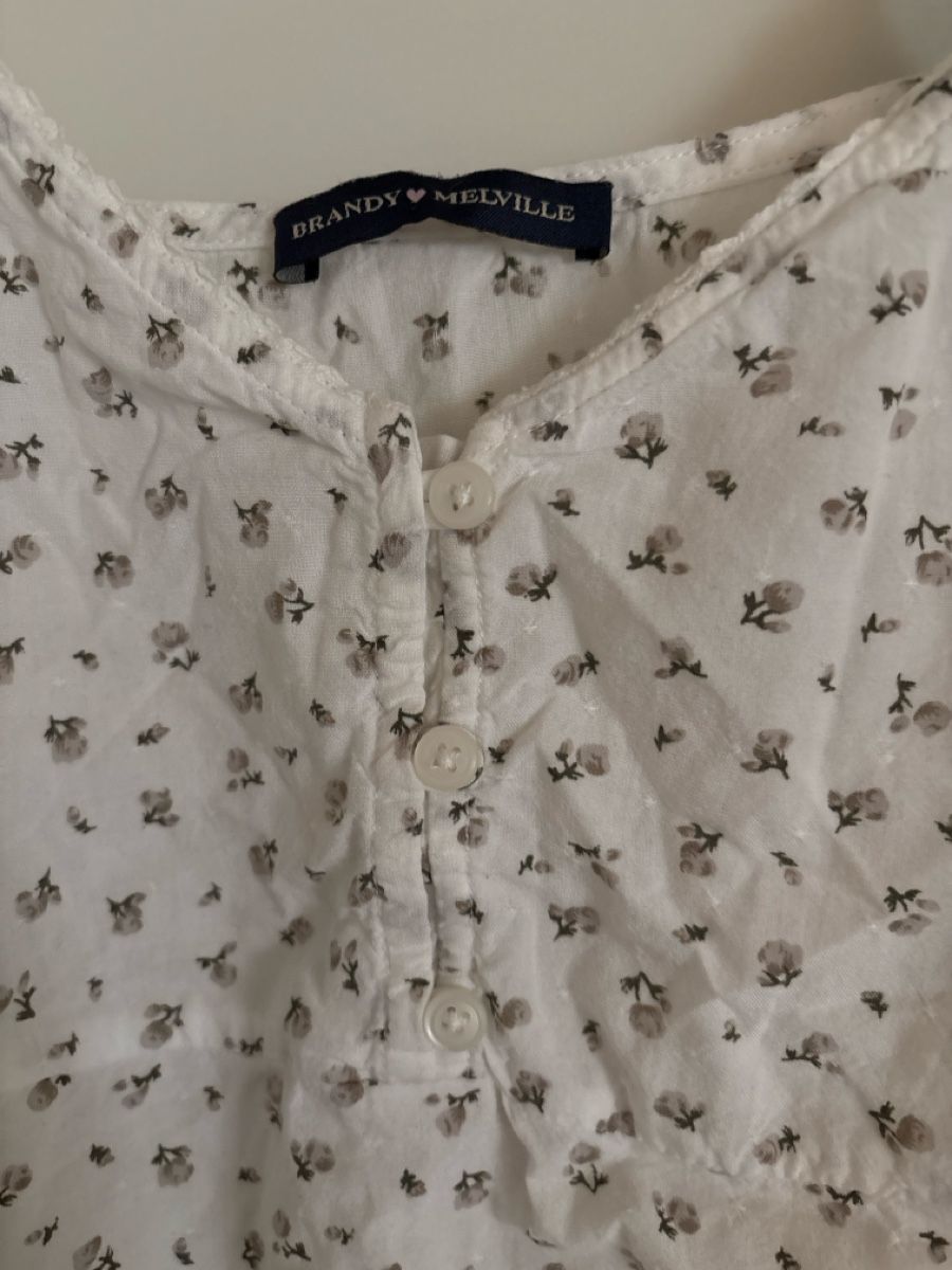Brandy Melville Tops: Brandy Melville Top – D'occasion à Meilen par jotnick 1