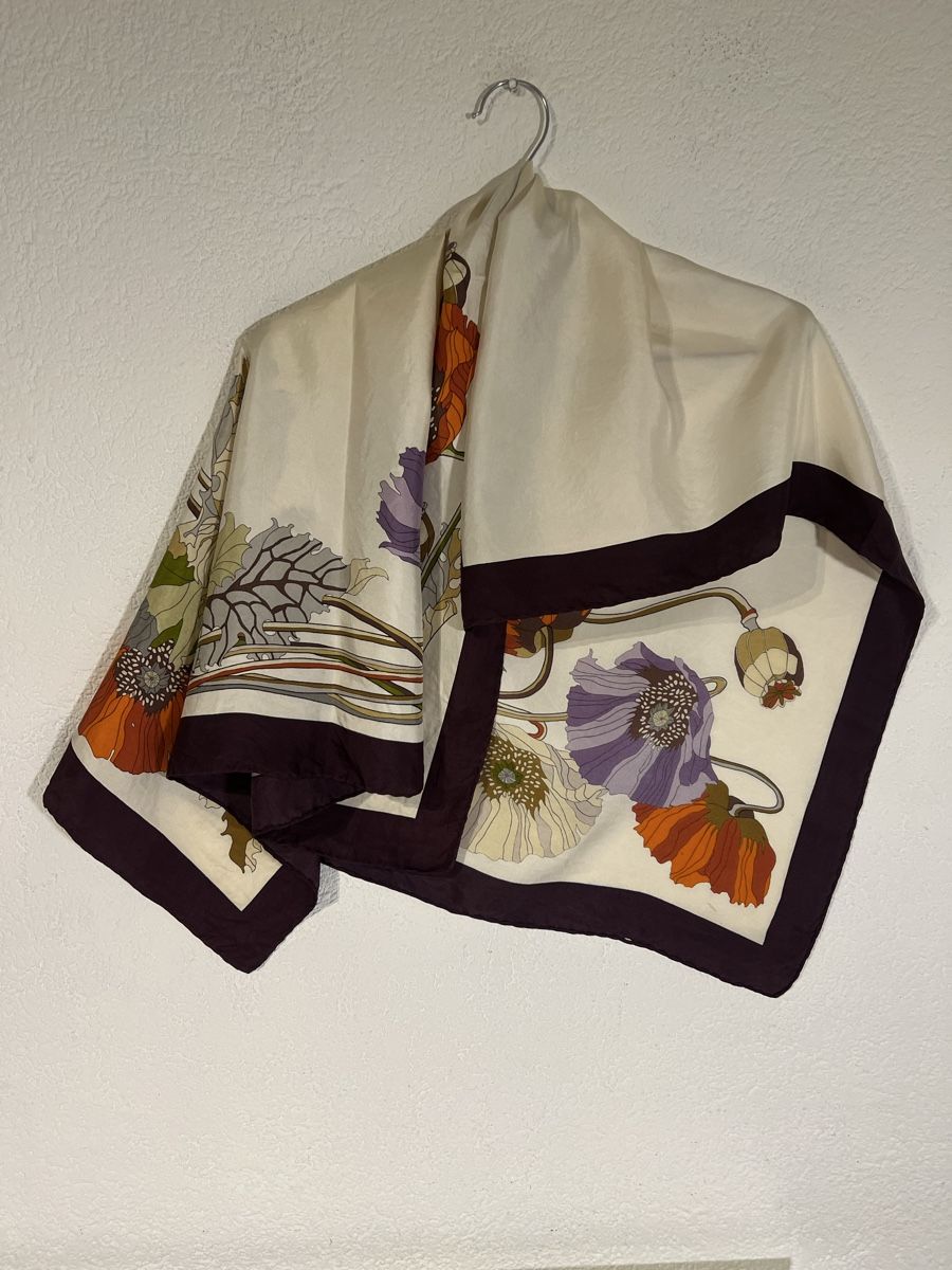 Foulards & écharpes: Foulard Fiorio, vintage – D'occasion à St-Pierre-Clages par ste_xk6p 1
