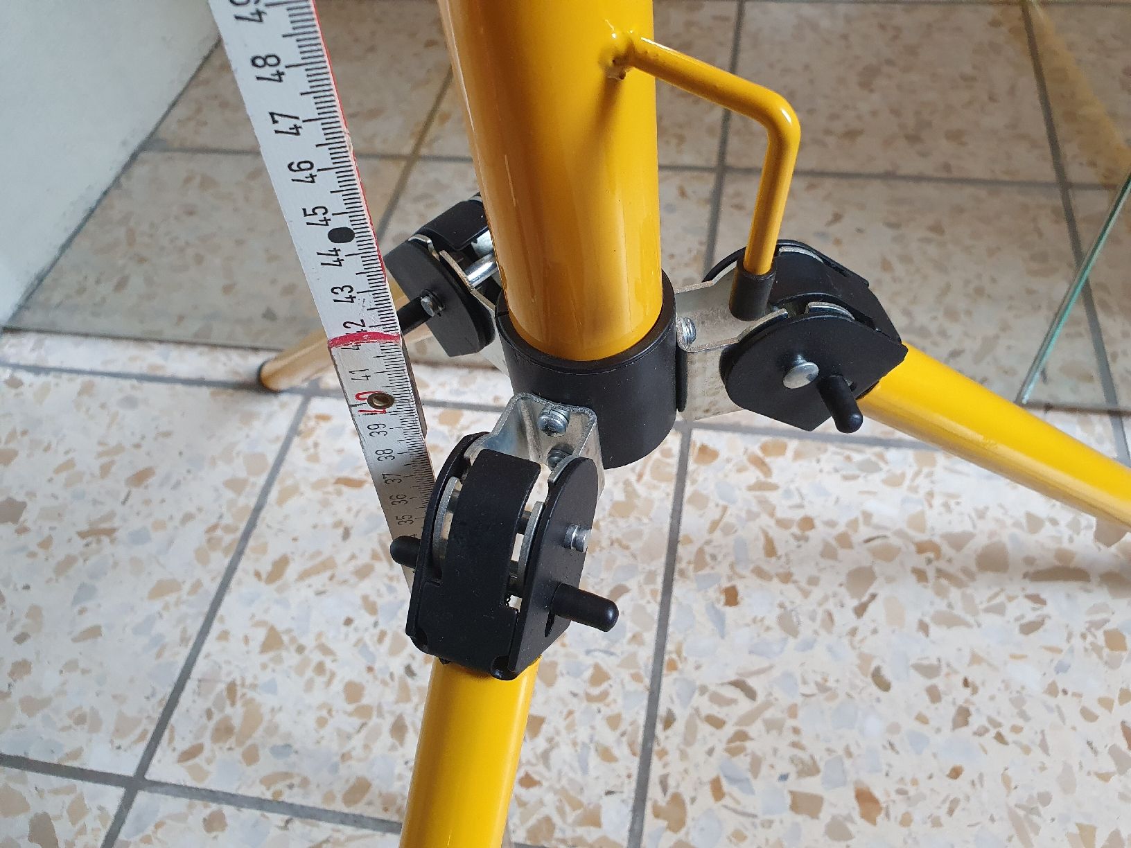 Altro in Decorazioni & Accessori: Dönges Strahler Stativ dreibeinig Ständer – Nuovo (secondo la descrizione) da Einsiedeln venduto da Py 2