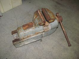 Schraubstock BAUMANN 150mm Breite - riesig! schwer!