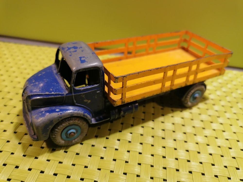 Lot De 5 Dinky Toys - Françaises Et Allemande - Miniatures Tôle - Meccano