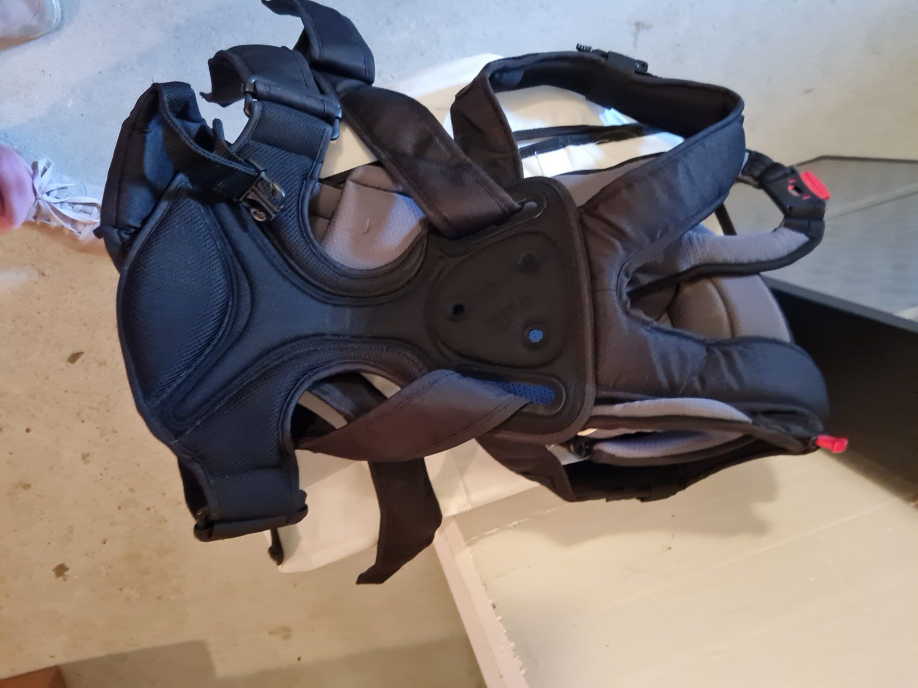 Chicco Bauch- & Rückentragen: Porte bébé chicco – Gebraucht aus Ependes FR von Elphy 1
